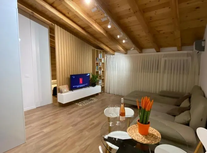 Lovely Loft 1-Bedroom In The Heart Of Tirana