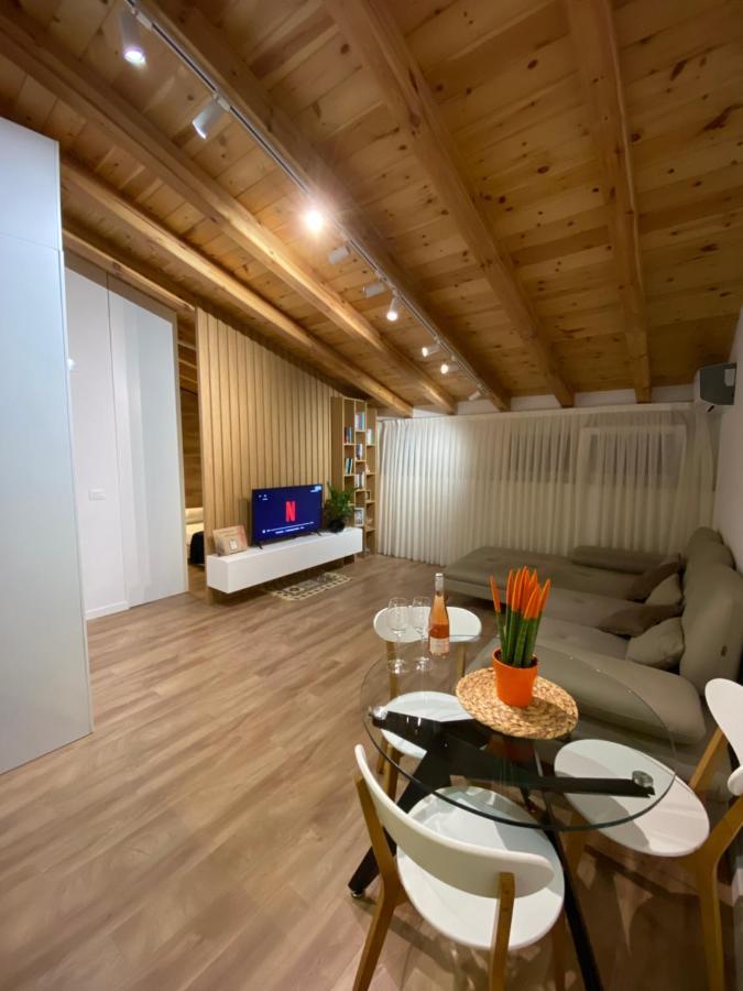 Lovely Loft 1-bedroom In The Heart Of Apartment